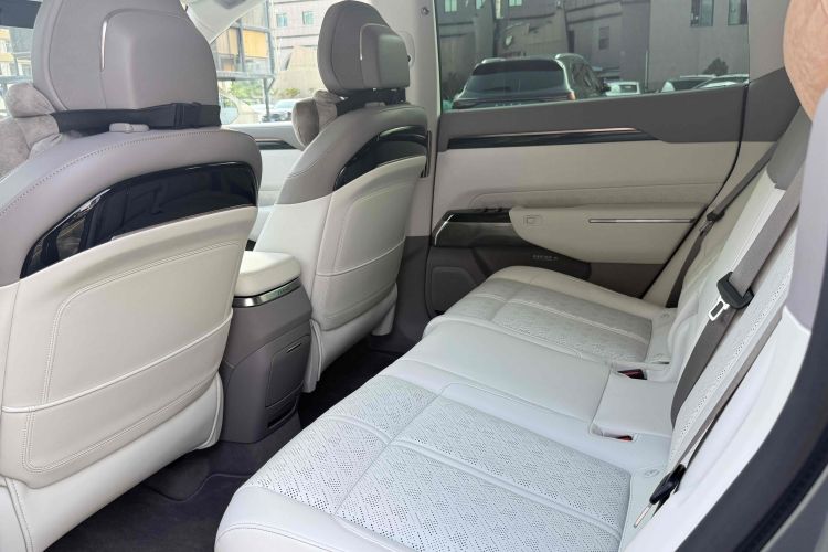 Zeekr 7X 2024 car image #15