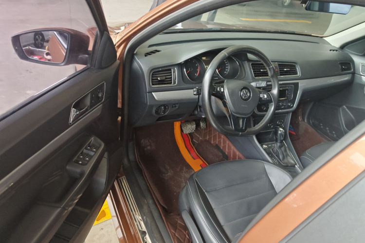 Volkswagen Gran Lavida 2018 immagine di auto #15