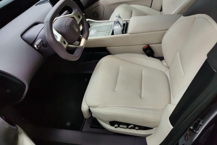 Avatr 12 2024 car image #15