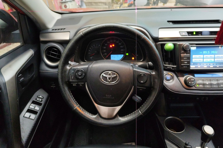 Toyota RAV4 2013 car image #15