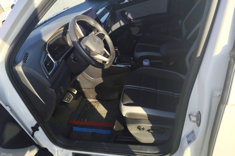 T-Roc 2023 car image #15