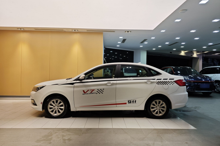 Changan Alsvin V7 2017 car image #15