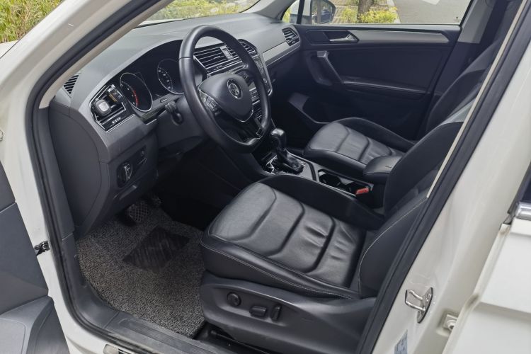 Volkswagen Tiguan L 2017 car image #15