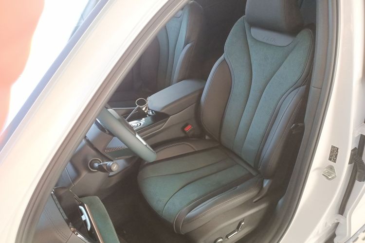 GEELY Monjaro 2025 car image #15