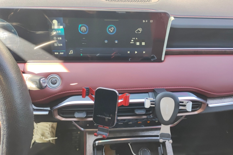 X70 PLUS 2020 car image #15