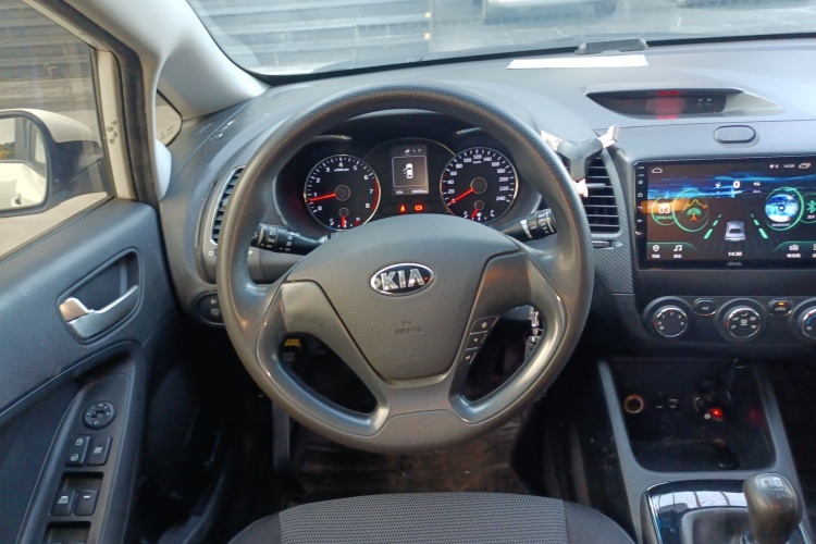 Kia K3 2018 car image #15