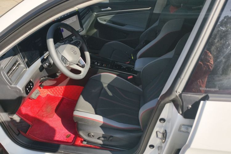 Volkswagen Lamando 2024 immagine di auto #15