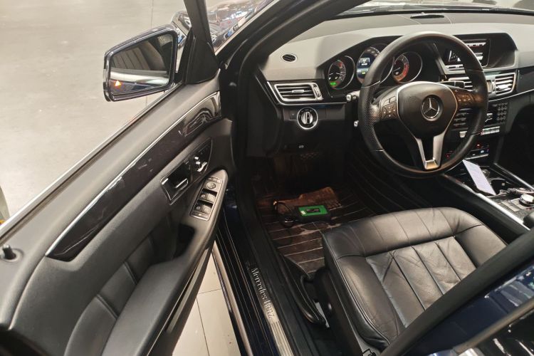 Mercedes-Benz E Class 2015 car image #15