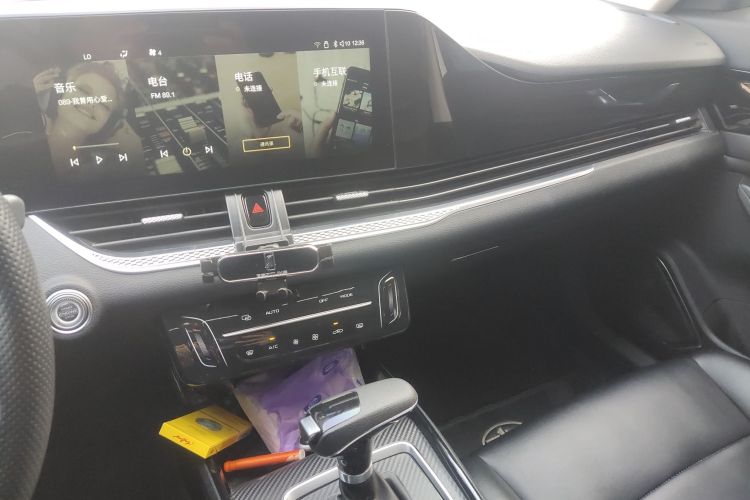 2022 car image #15