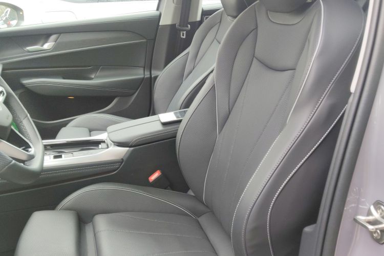 Volkswagen Passat 2024 car image #15