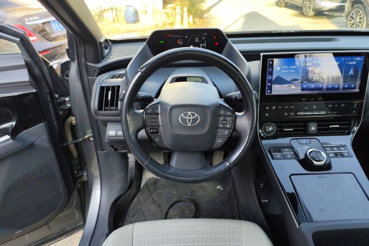 Toyota bZ4X 2022 immagine di auto #15