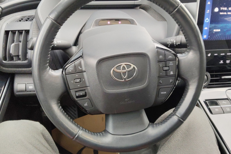 Toyota bZ4X 2022 immagine di auto #15