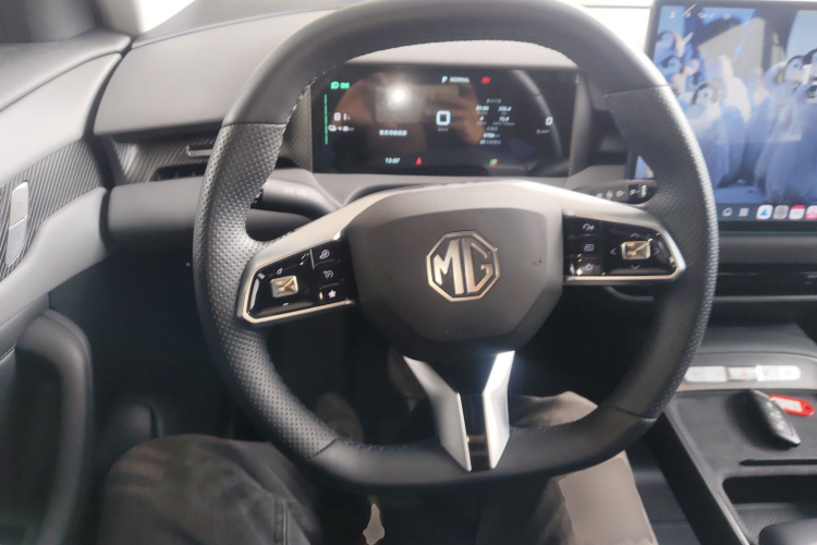 MG ES5 2025 car image #15