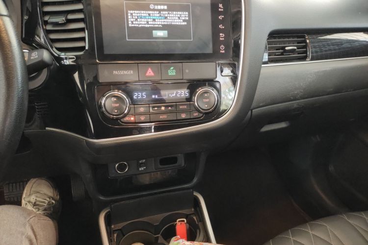 劳斯莱斯 欧蓝德 2022 #15 劳斯莱斯 欧蓝德 2022 汽车图片 #15