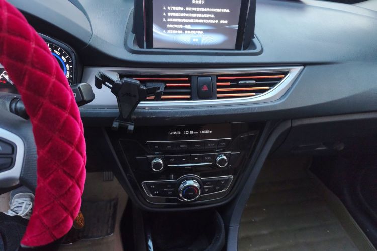 Changan Alsvin V7 2015 car image #15