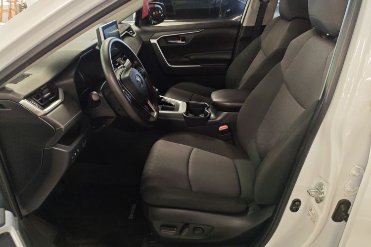 Toyota RAV4 2022 car image #15