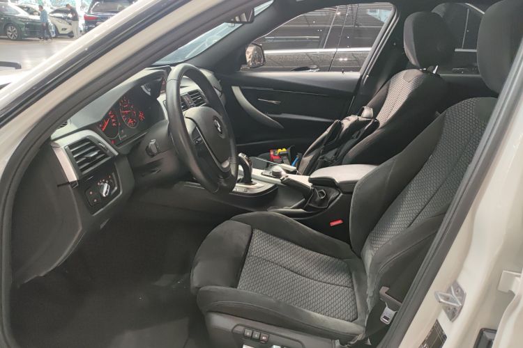 BMW 3 Series 2017 #15 BMW 3 Series 2017 car image #15