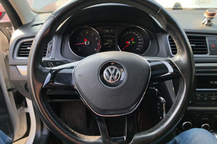 Volkswagen Gran Lavida 2015 car image #15