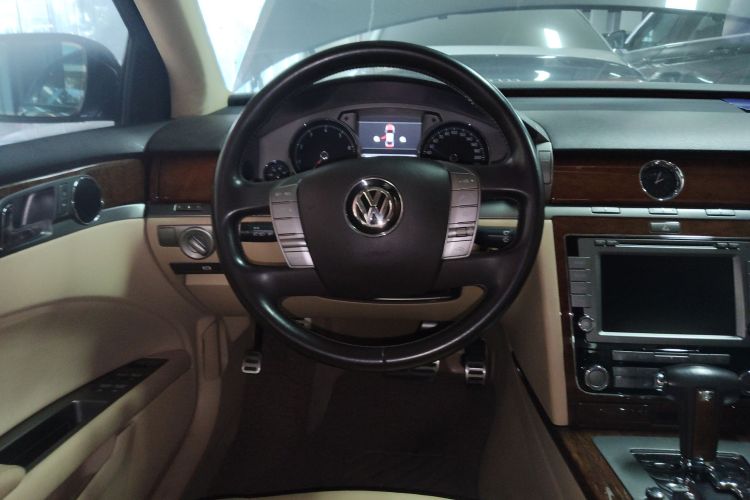 Volkswagen Pheaton 2013 immagine di auto #15