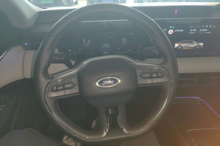 Ford Mondeo 2022 car image #15