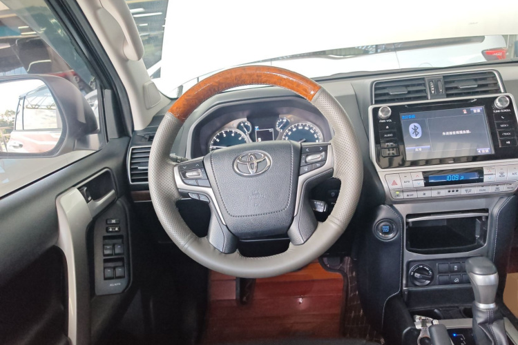 Toyota Land Cruiser Prado 2019 #15 Toyota Land Cruiser Prado 2019 car image #15