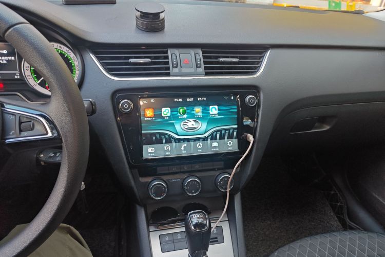 Skoda Octavia 2019 car image #15