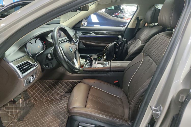 BMW 7 Series 2019 #15 BMW 7 Series 2019 car image #15