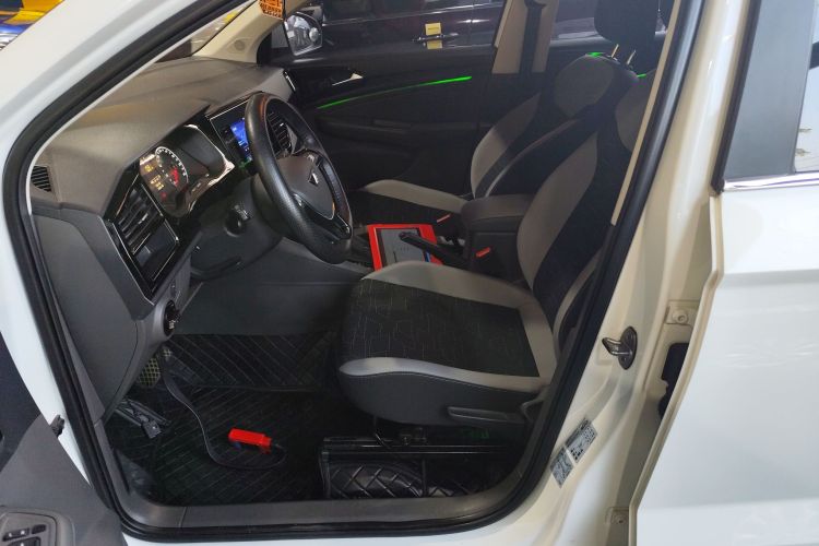 VS5 2019 car image #15