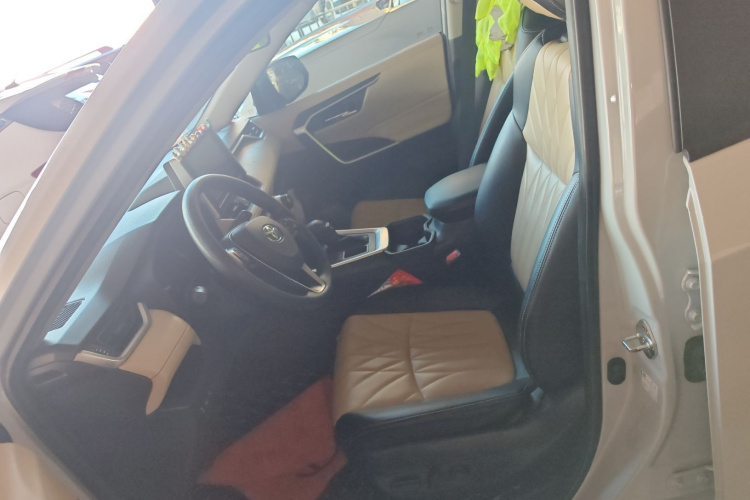Toyota RAV4 2020 car image #15