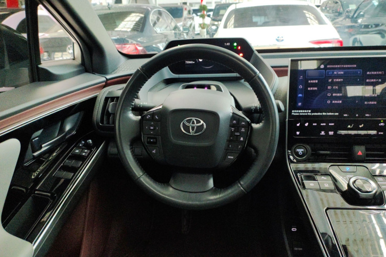 Toyota bZ4X 2022 immagine di auto #15