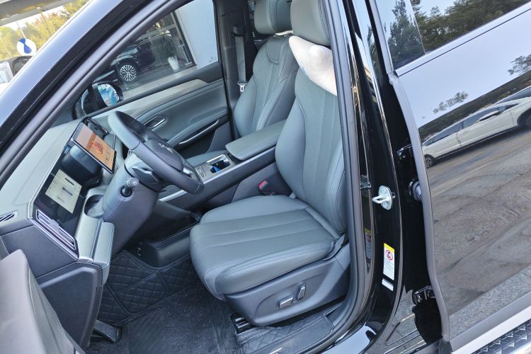 BYD SongL DM-i 2025 car image #15