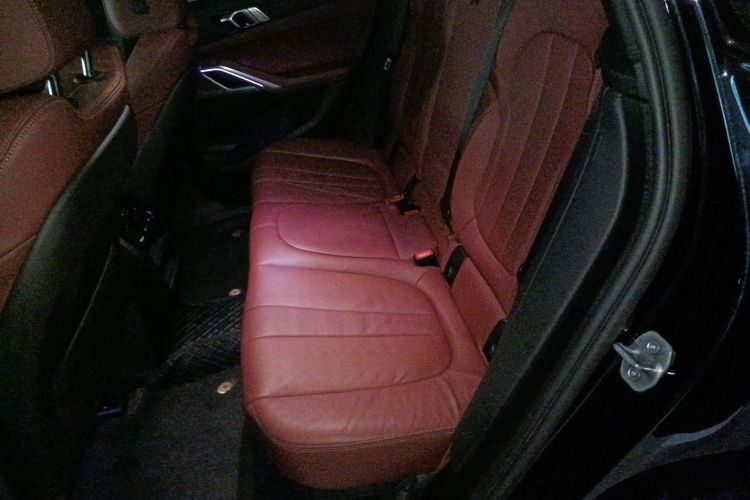 BMW X6 2022 car image #15