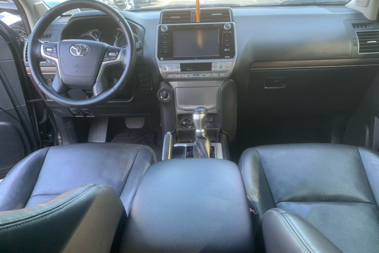 Toyota Land Cruiser Prado 2018 #15 Toyota Land Cruiser Prado 2018 car image #15