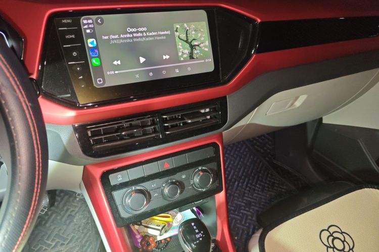 Volkswagen T-Cross 2022 car image #15