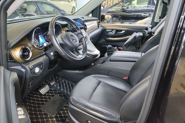 Mercedes-Benz V Class 2022 #15 Mercedes-Benz V Class 2022 car image #15