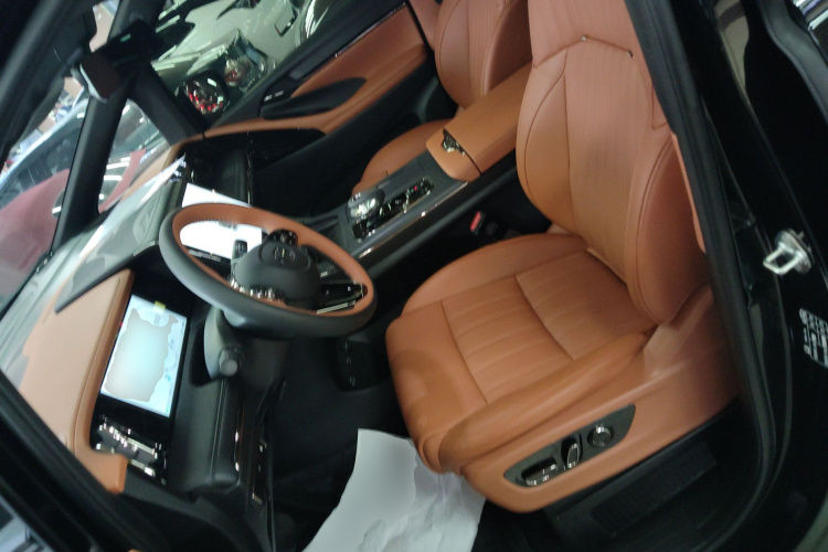 GAC Trumpchi E9 2025 #15 GAC Trumpchi E9 2025 car image #15