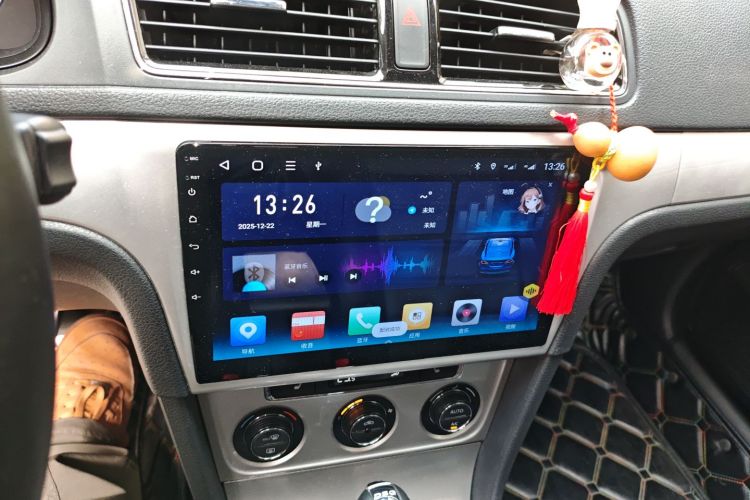 Volkswagen Gran Lavida 2014 immagine di auto #15