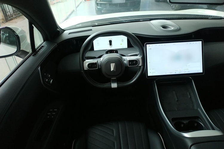 Avatr 11 2024 car image #15