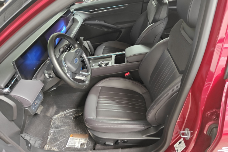 Ford Mondeo 2024 car image #15