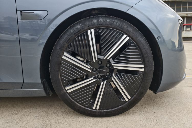 Lynk & Co 2024 immagine di auto #15