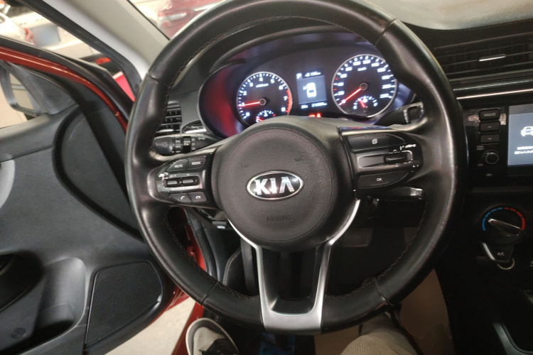 Kia K2 2018 imagen de coche #15