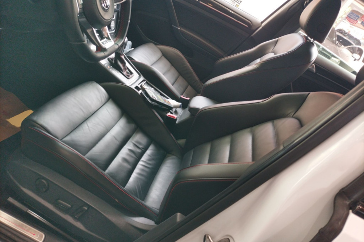 Volkswagen GolfGTI 2016 car image #15