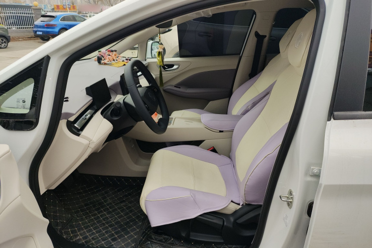 MG 4 EV 2025 car image #15