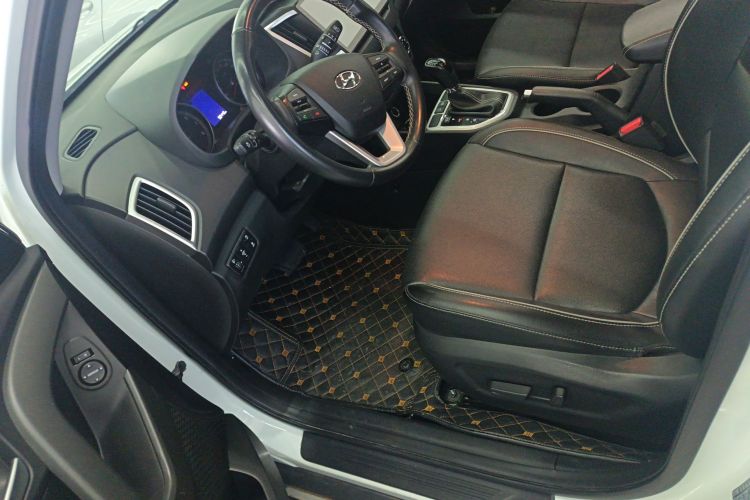 Hyundai ix25 2018 #15 Hyundai ix25 2018 car image #15