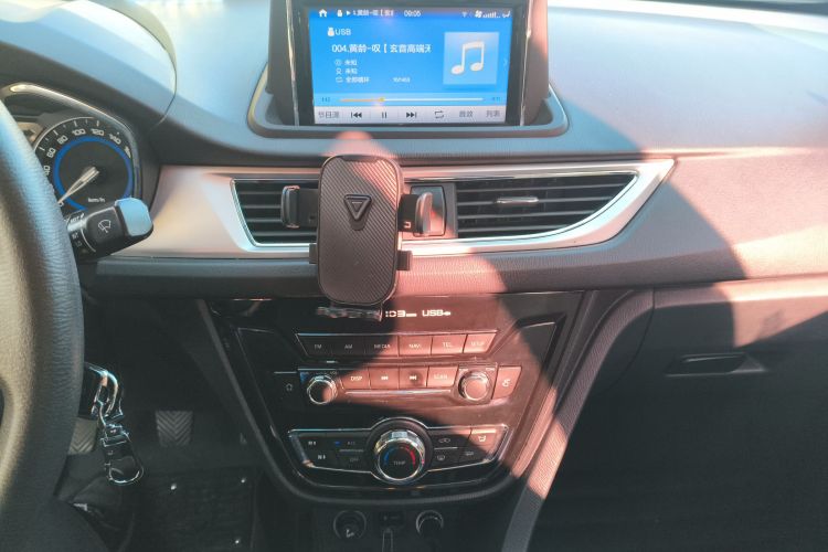 Changan Alsvin V7 2017 car image #15