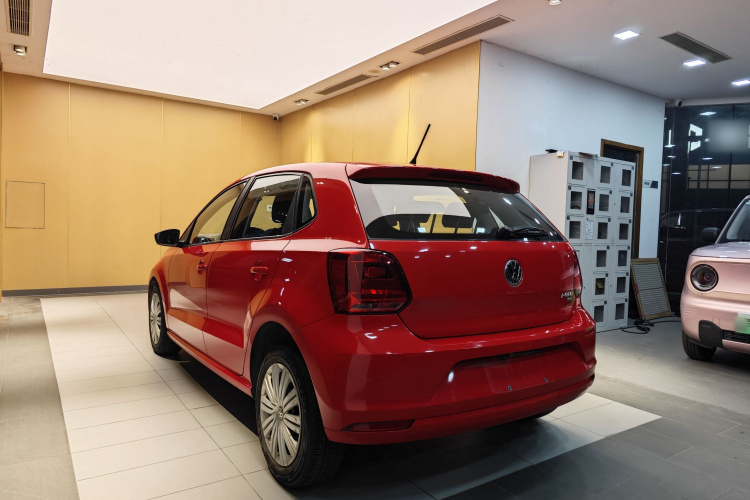 Polo 2018 car image #15