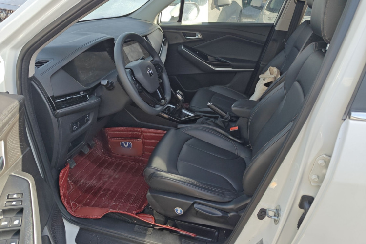 Changan CS15 2020 صورة سيارة #15