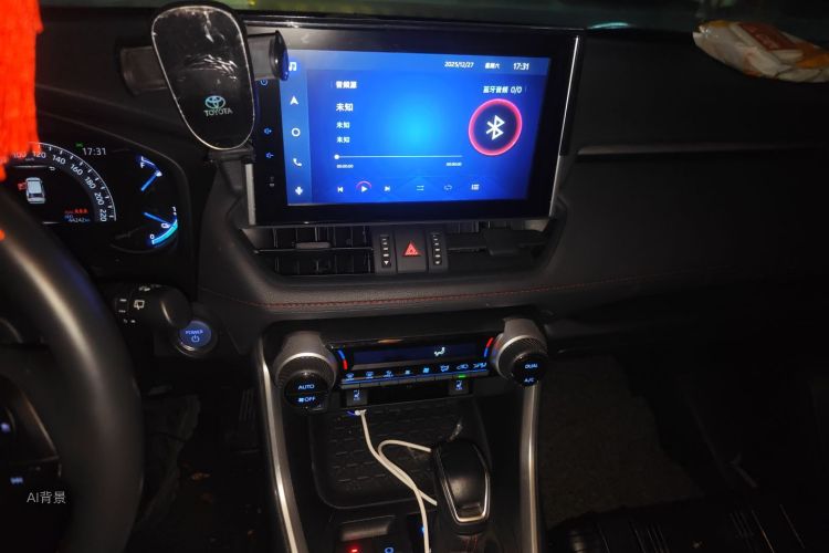 Toyota RAV4 Hybird E+ 2021 immagine di auto #15