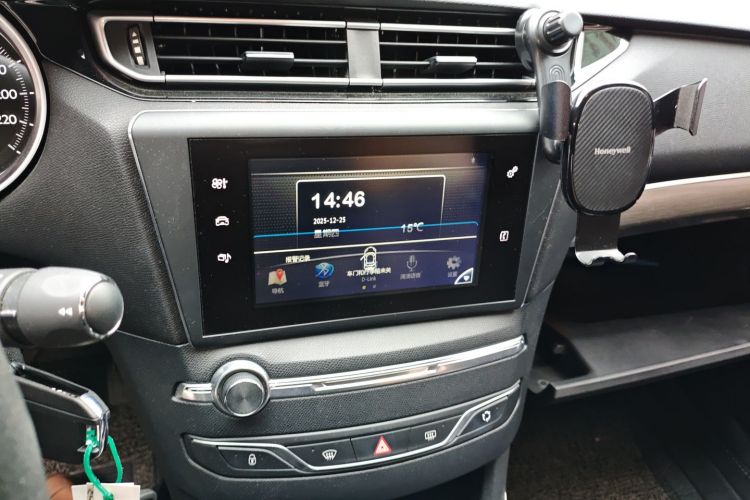 Peugeot 408 2016 car image #15