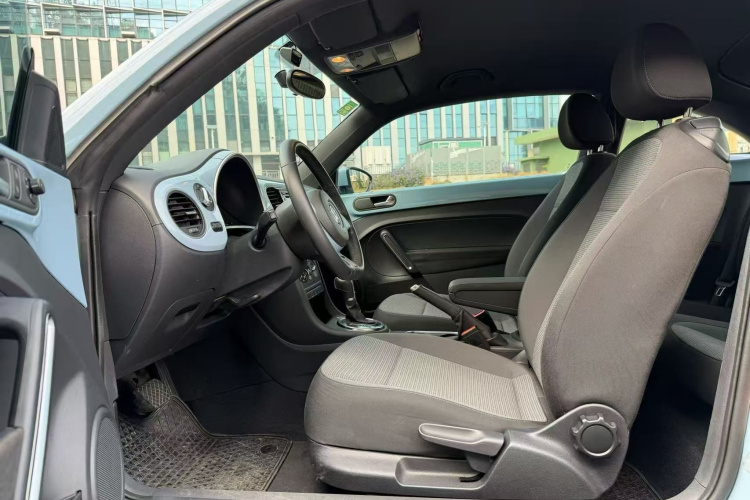 Volkswagen Beetle 2014 car image #15